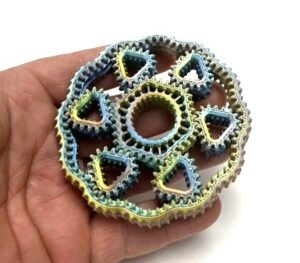 Planetary-Triangle-Spinner-Tricolor-Silk-in-Hand