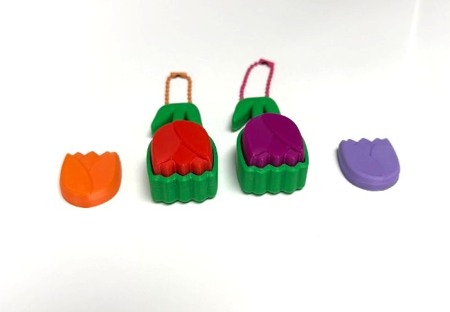 Tulip Clicker Keychain - Image 2